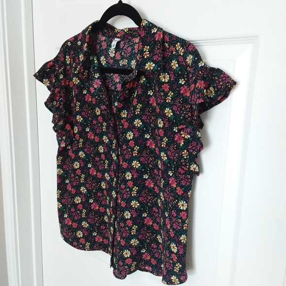 BP Ladies Top - Picture 3 of 7